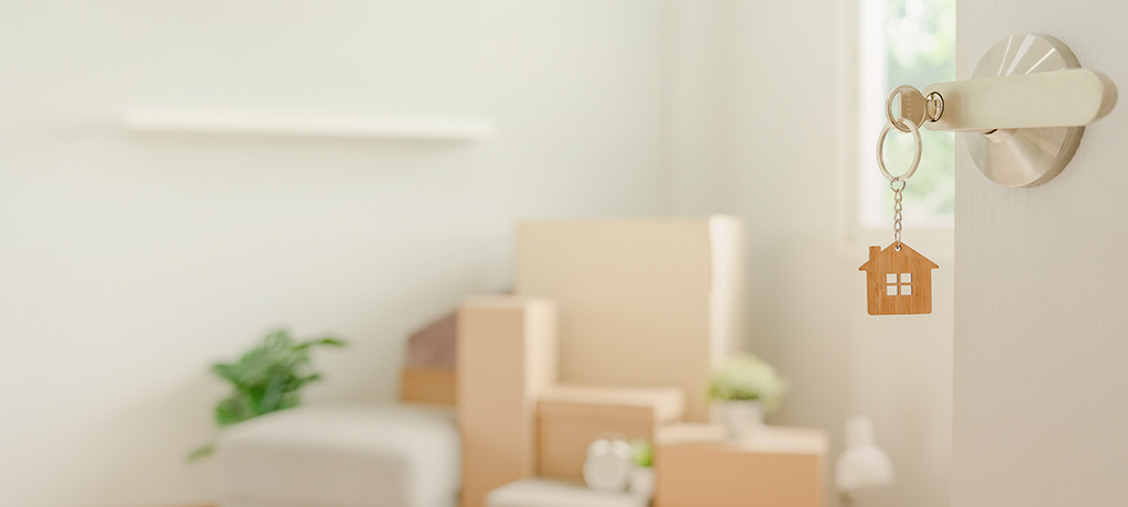 Advice concerning transporting  furniture and personal objects to a property in Mallorca.
